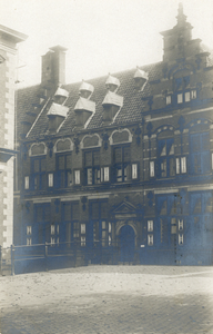 362 Gezicht op de voorgevel van het huis Drift 17 te Utrecht.